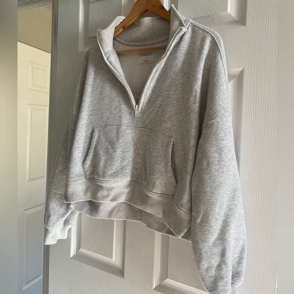 Abercrombie cropped sweatshirt - Picture 1 of 5